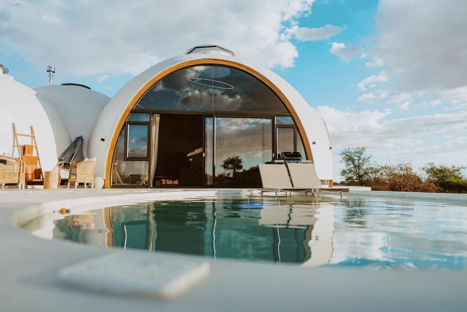 Property building, Day, Swimming pool, Swimming pool