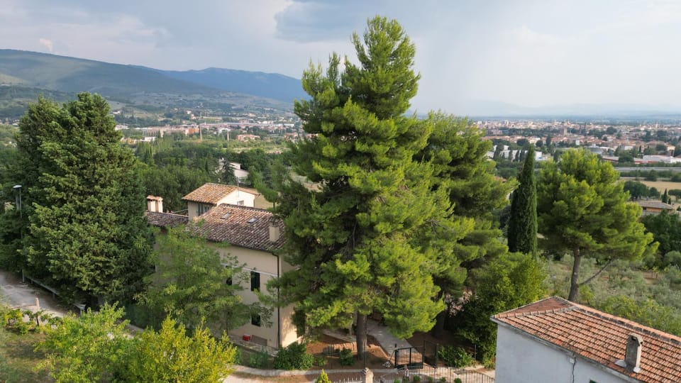 casaRegina b&b in collina Bed and Breakfast in Foligno