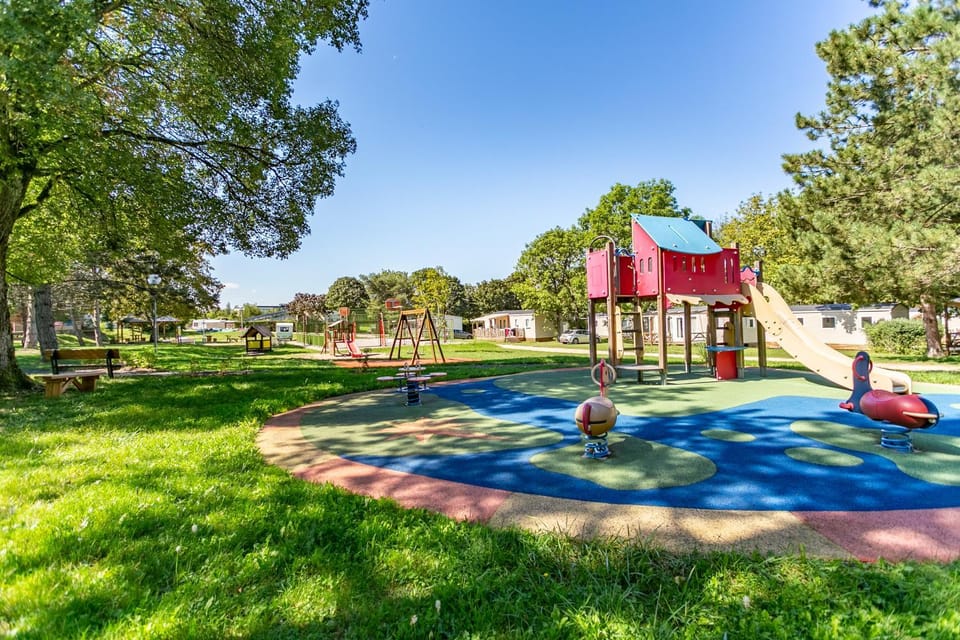 Camping Seasonova le Brabois Campground/ 
RV Resort in Grand Est
