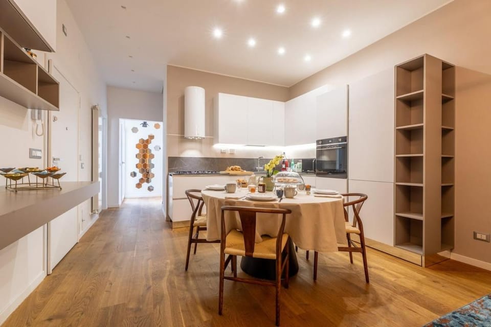 Kitchen or kitchenette, Living room, Seating area, Dining area, stove
