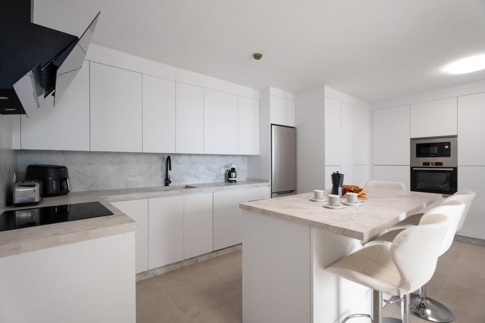 Kitchen or kitchenette, Living room
