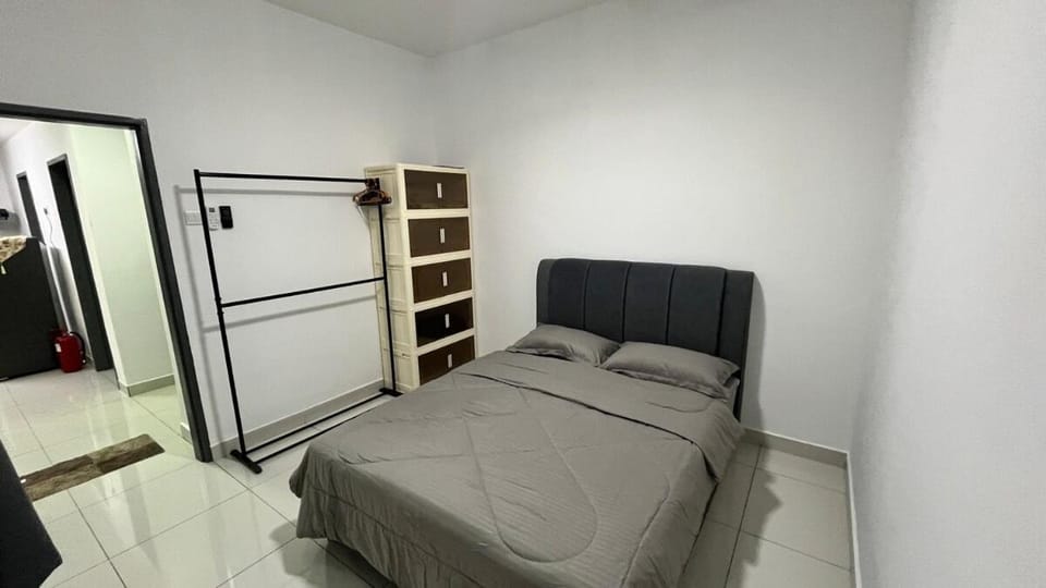 Bed, Photo of the whole room, Bedroom, wardrobe