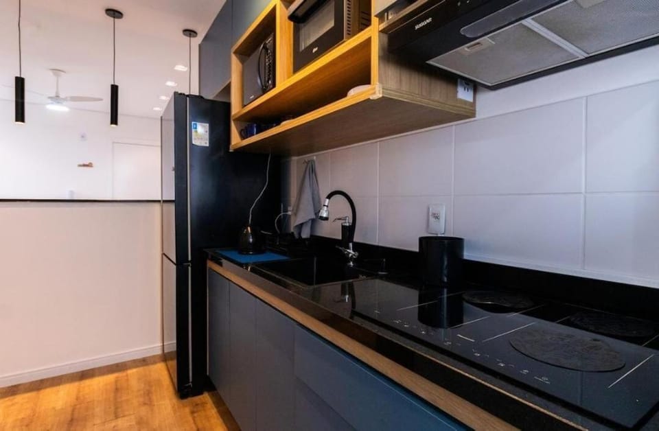 Kitchen or kitchenette, dishwasher, minibar