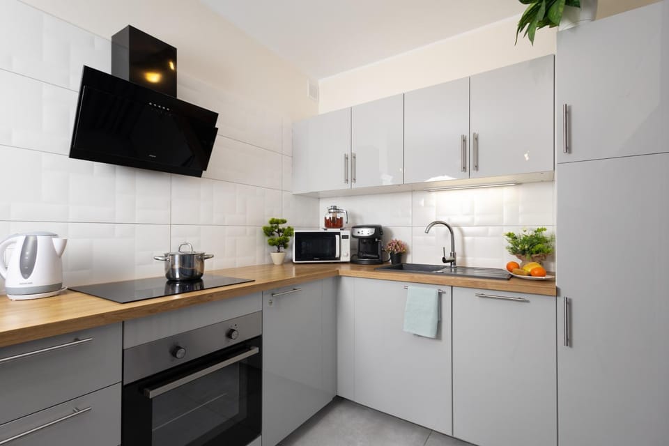 Coffee/tea facilities, Kitchen or kitchenette, dishwasher, oven, stove, toaster