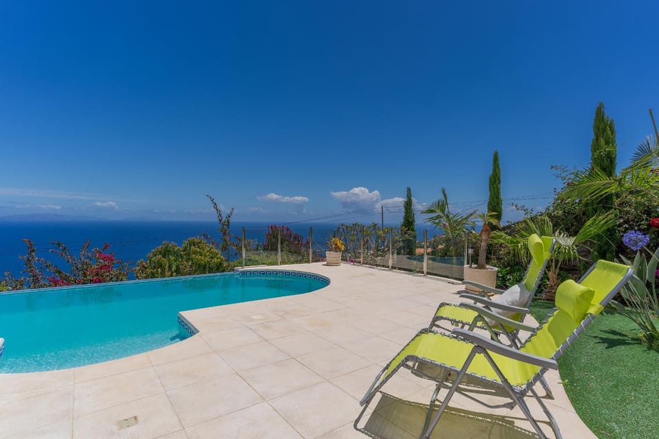 Patio, Natural landscape, Pool view, Sea view, Swimming pool, sunbed