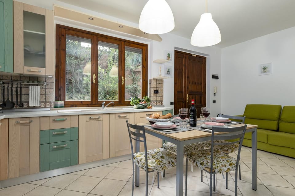 Property building, Kitchen or kitchenette, Living room