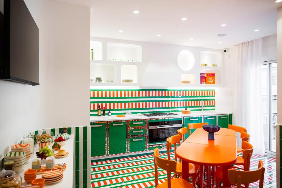 Living room, Breakfast