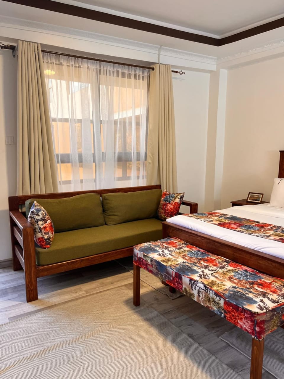 Bed, Seating area