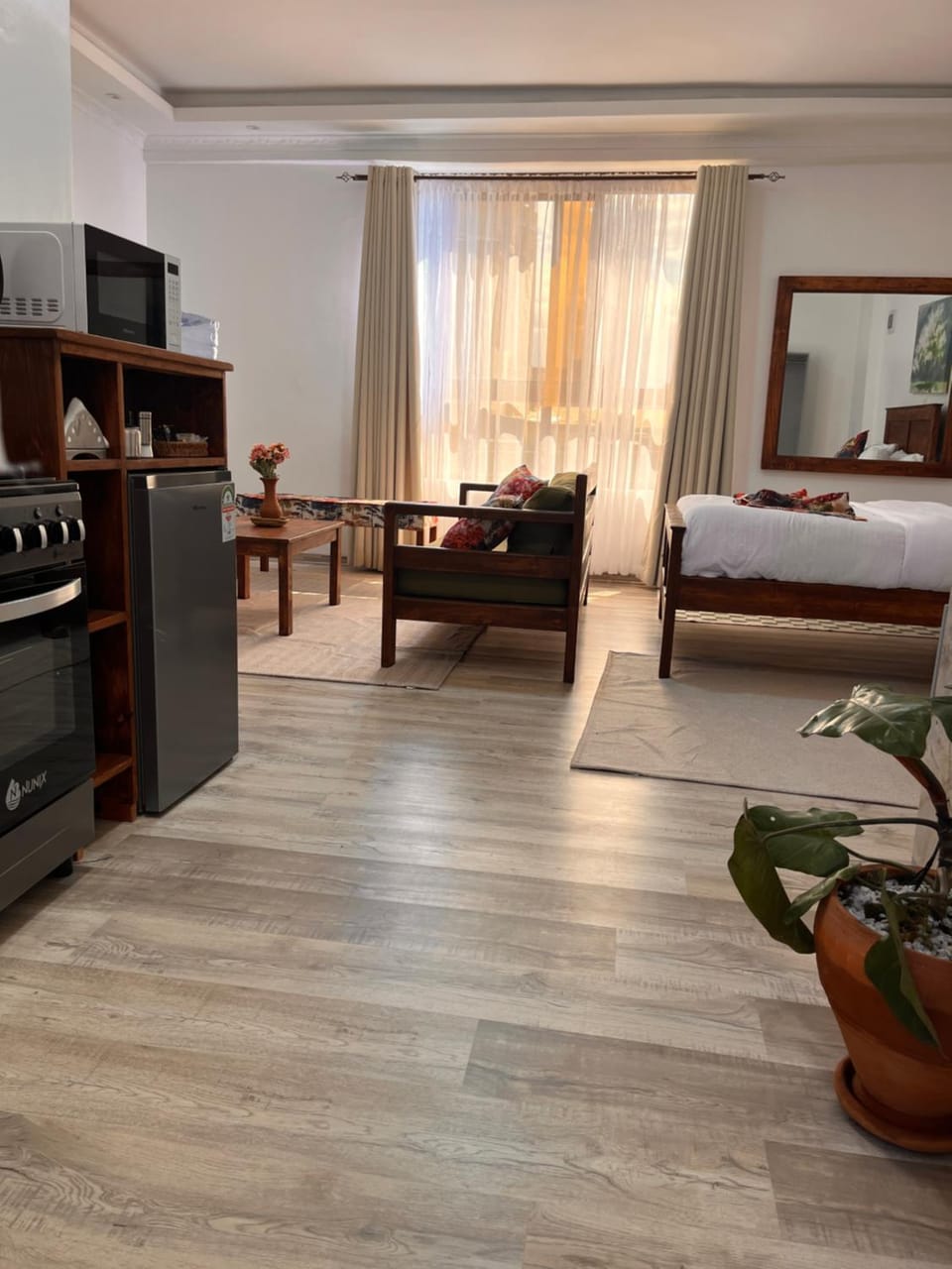 Bed, Kitchen or kitchenette, Living room
