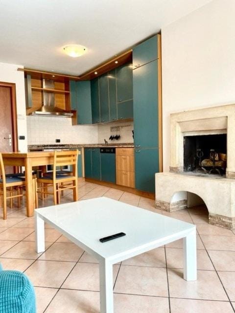 Kitchen or kitchenette, Dining area, stove