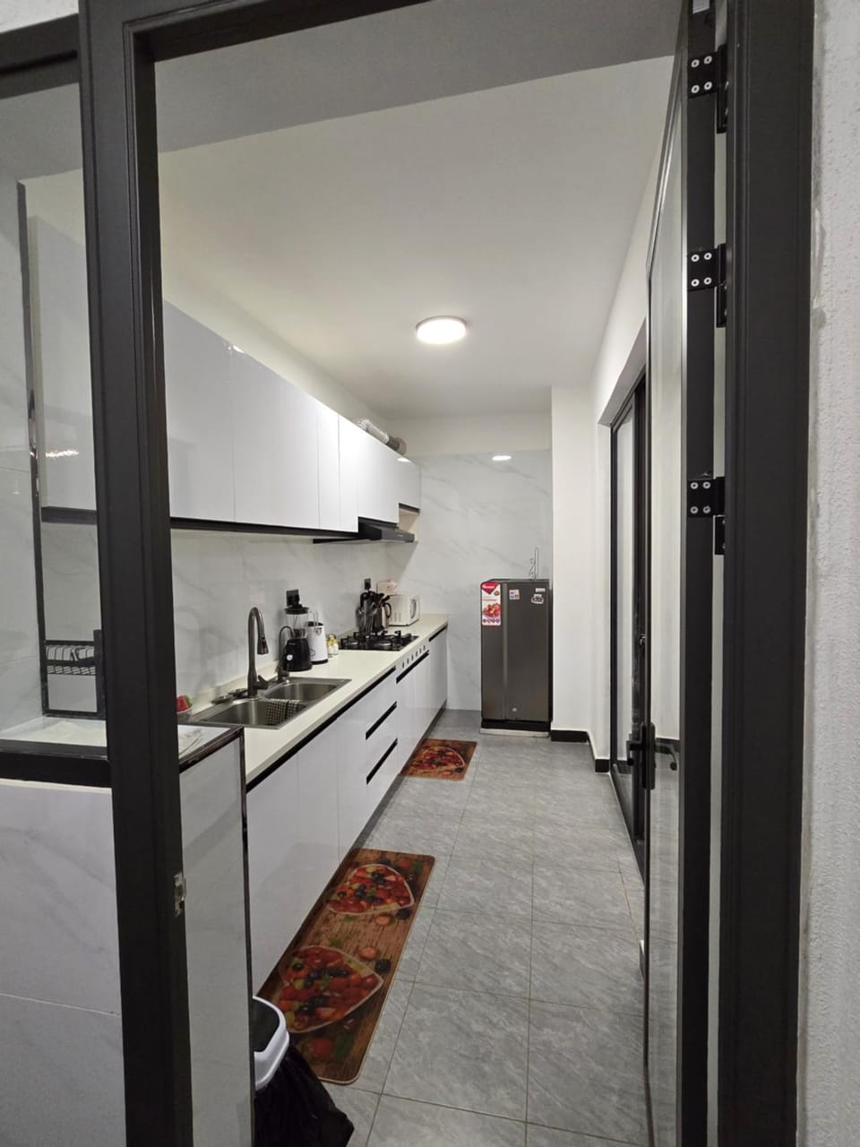 Kitchen or kitchenette, oven