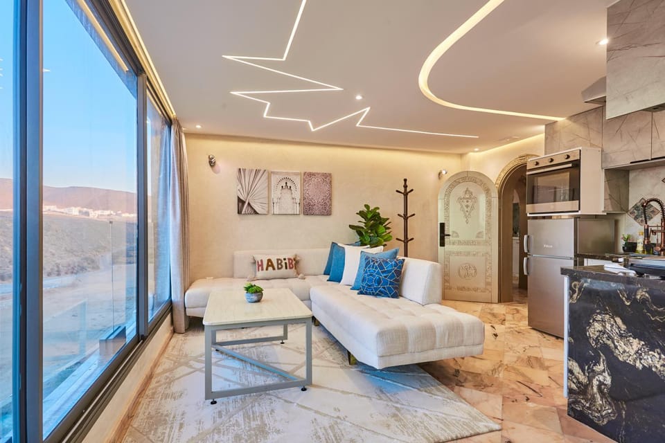 Amwaj Apt - Beachfront Paradise Charming 1BR with Ocean Views Apartment in Morocco