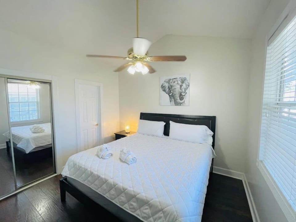 Beautiful Spacious condo in the center of MB Apartment in Carolina Forest