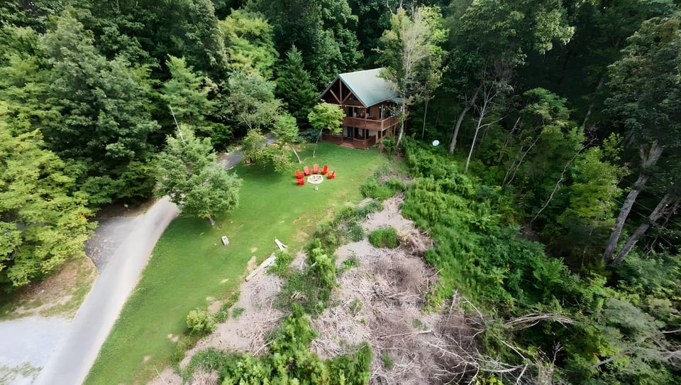 Property building, Spring, Day, Natural landscape, Bird's eye view, Garden, Garden view