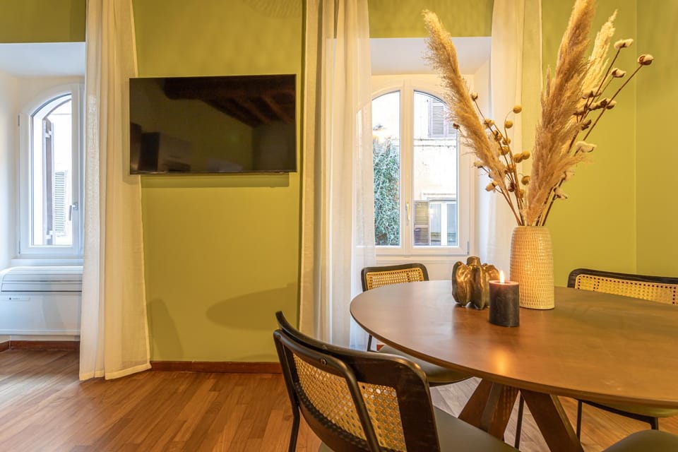 TV and multimedia, Living room, Dining area