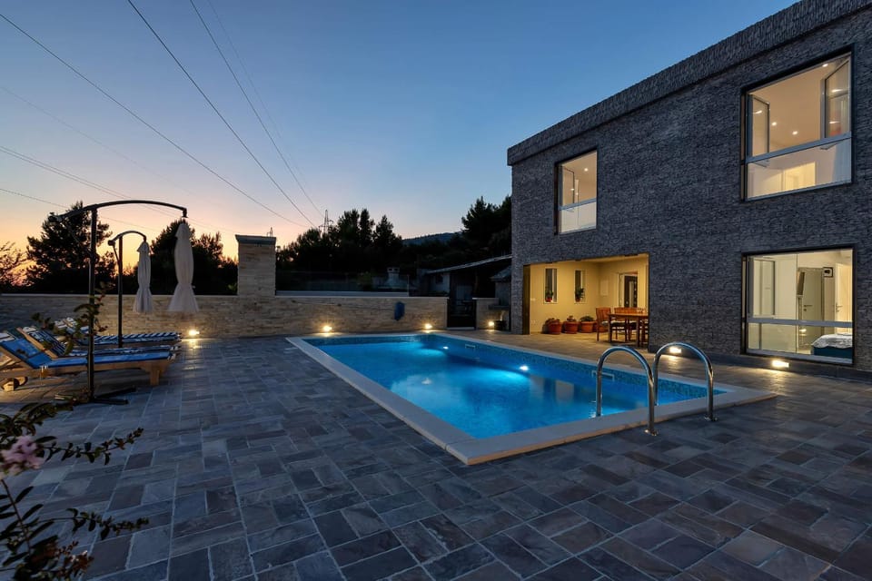 Property building, Swimming pool