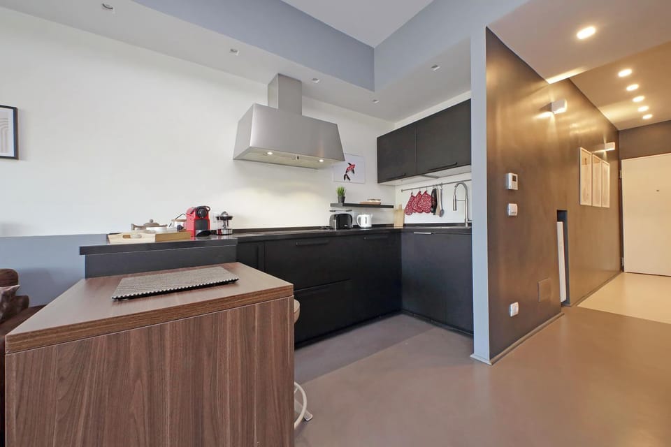 Kitchen or kitchenette, oven, stove