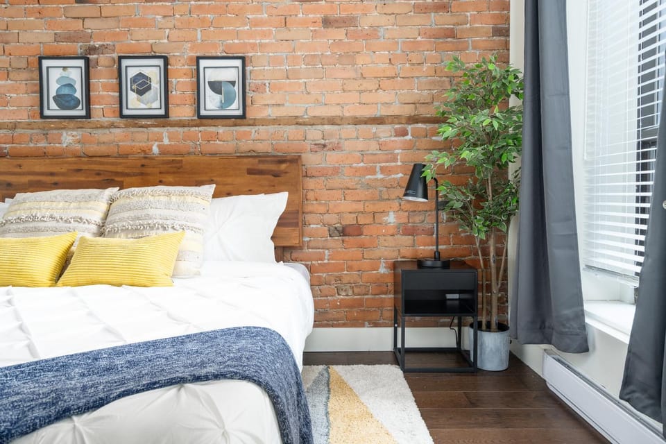 Les Lofts du Mile End-Plateau Mont Royal Apartment in Laval