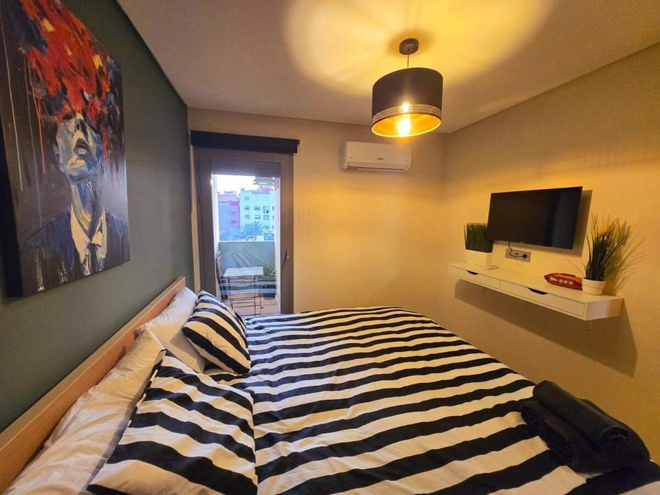 Patio, Bed, TV and multimedia, Bedroom