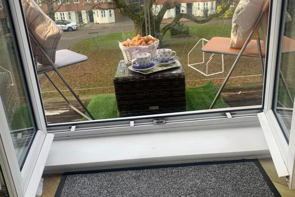 Sleeps 4 6 pet friendly parking nr nec Warwick uni Apartment in Coventry