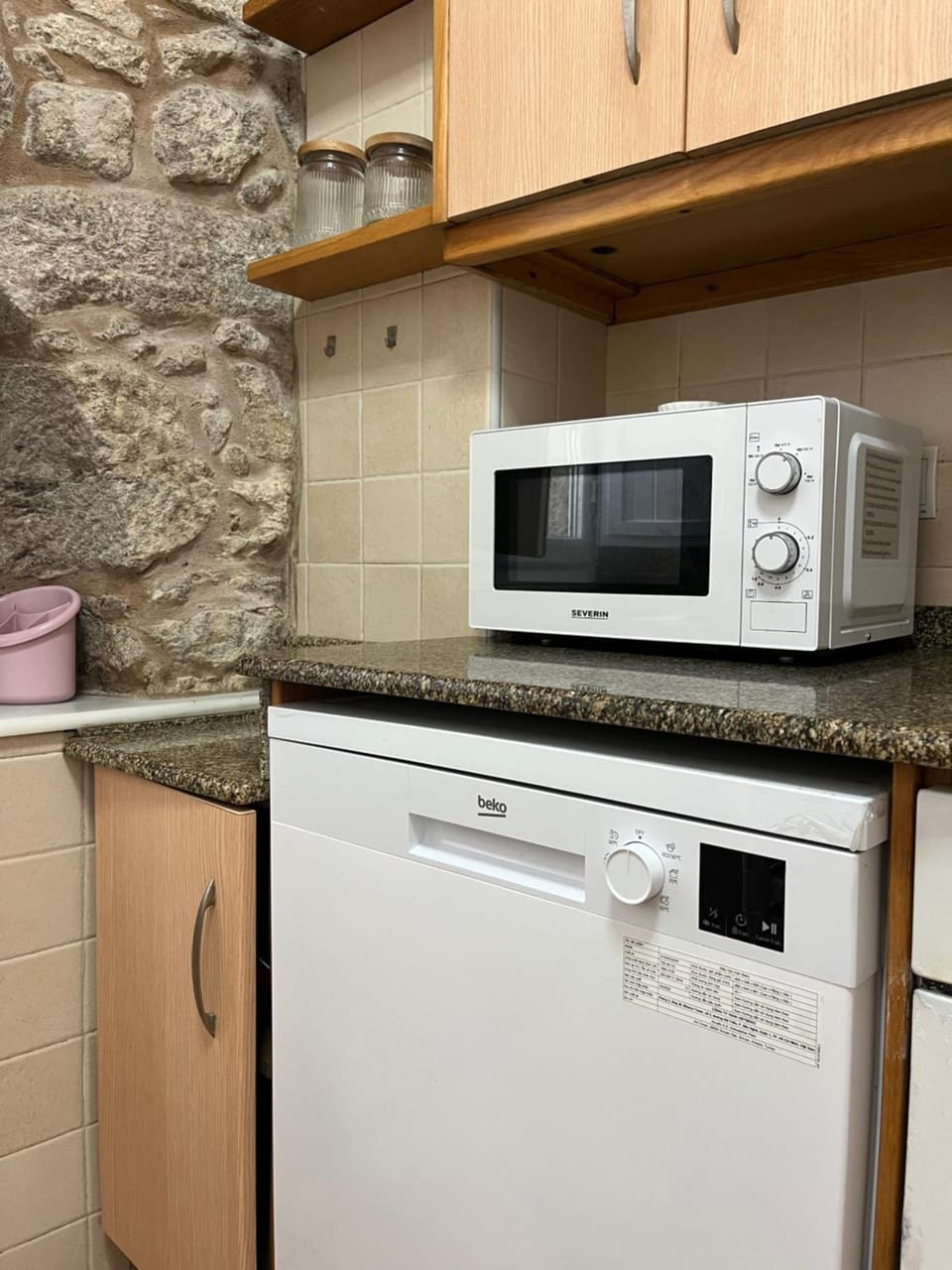 Kitchen or kitchenette, dishwasher