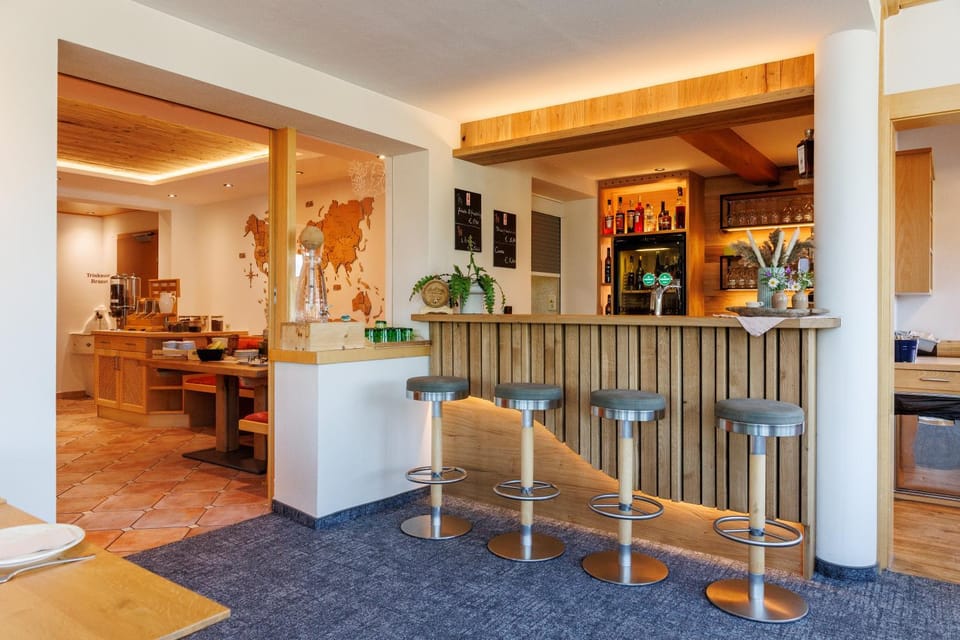 Food and drinks, Drinks, Alcoholic drinks, Non alcoholic drinks