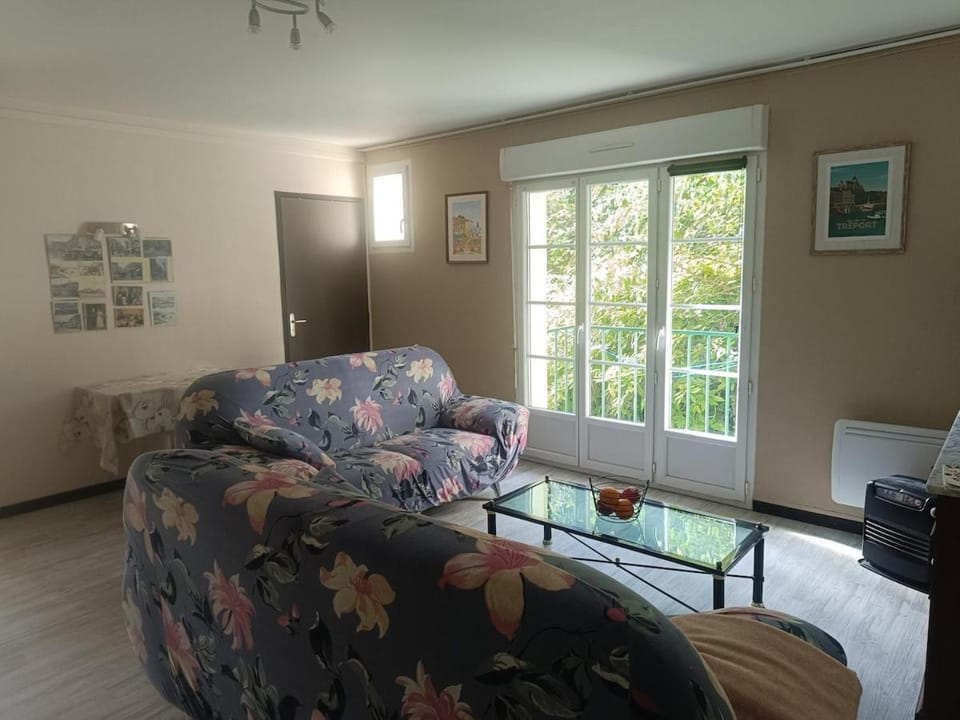 appartement, résidence centre ville, Le Tréport Apartment in Normandy