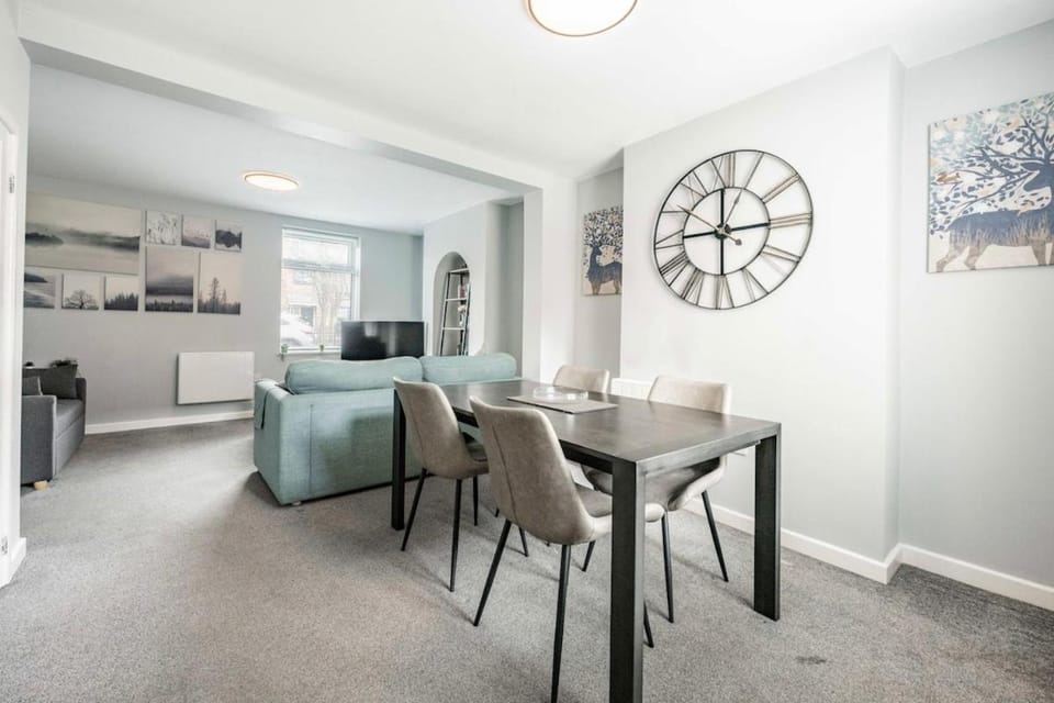 Seating area, Dining area