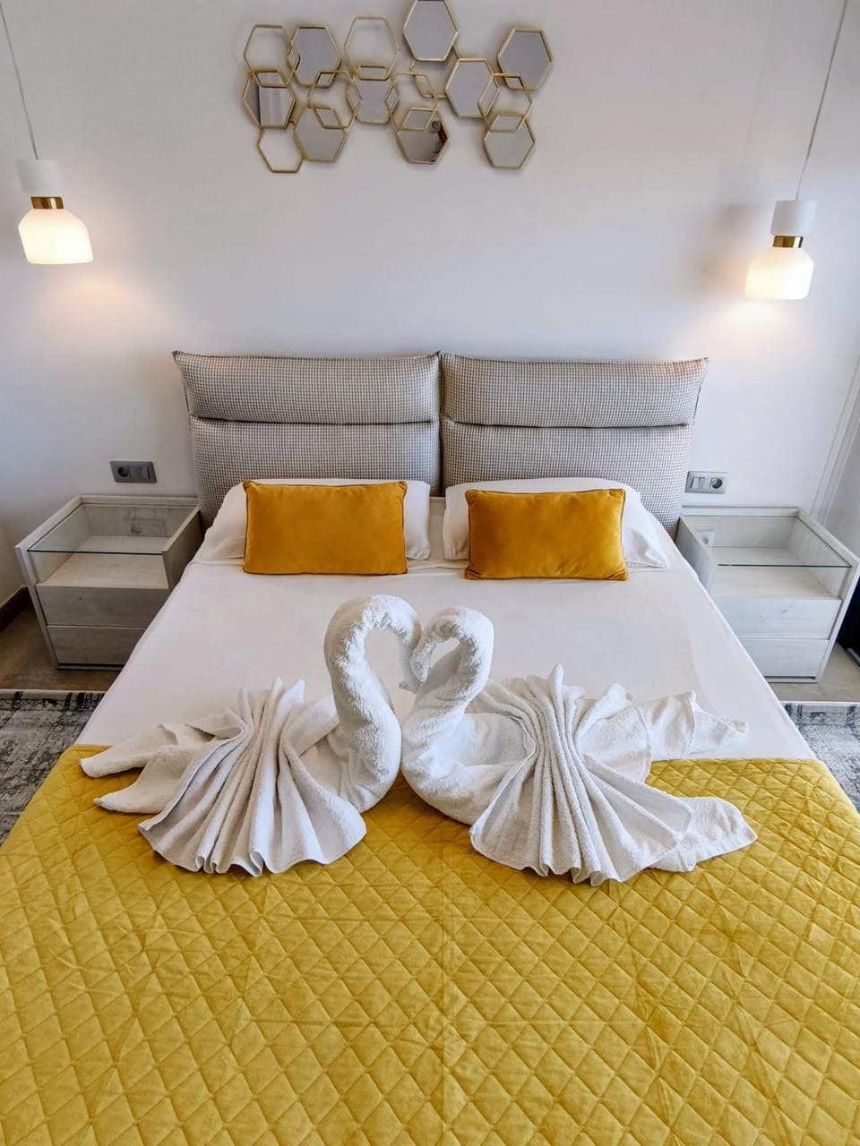 Bed, Photo of the whole room, Bedroom, towels