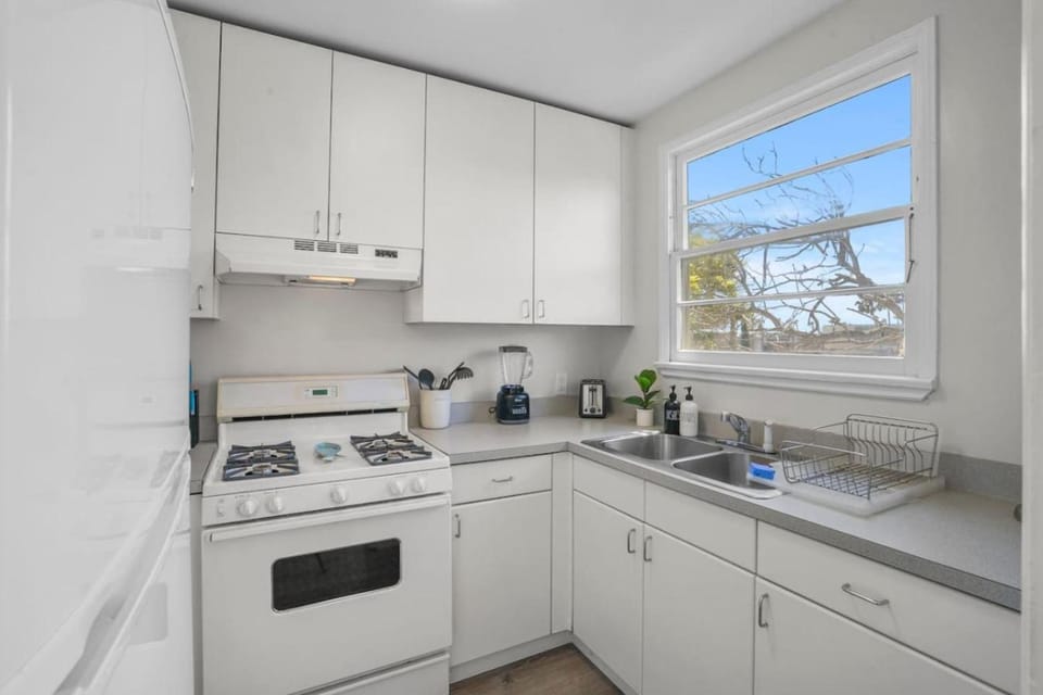 500 ft to Ocean Relaxing stay Parking WiFi 836 Apartment in Pacific Beach
