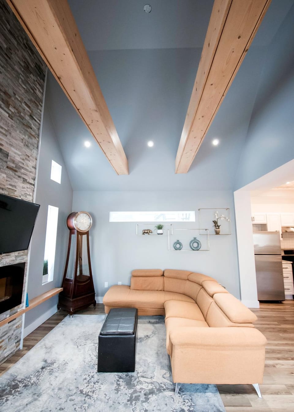 TV and multimedia, Living room, Seating area, Evening entertainment
