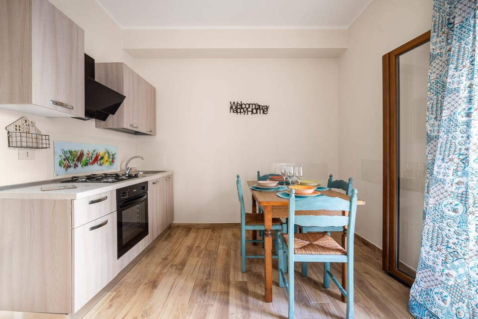 Kitchen or kitchenette, kitchen