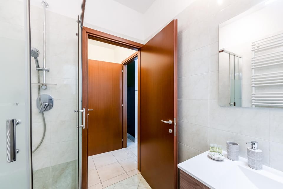 Shower, Bathroom, towels
