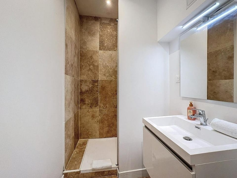 Joli Appartement proche gare 4 pers N3 Apartment in Clermont-Ferrand