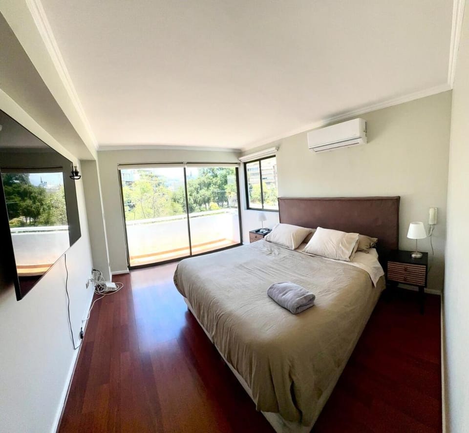 Duplex Amplio y Equipado Apartment in Las Condes