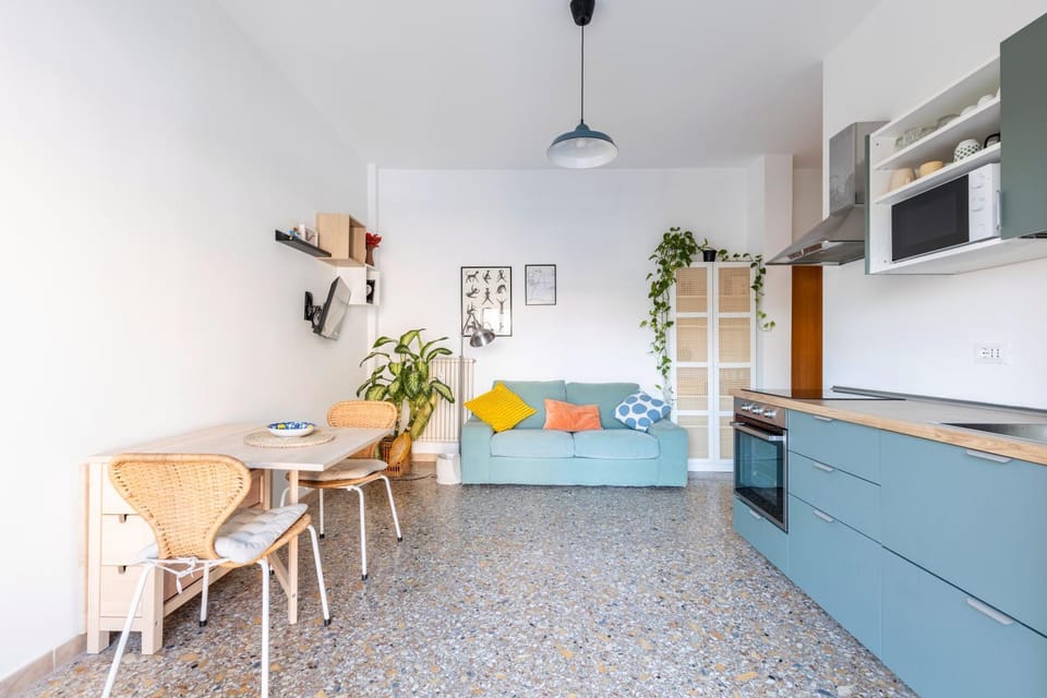 TV and multimedia, Kitchen or kitchenette, Living room, Seating area, Dining area, oven, pet friendly, stove