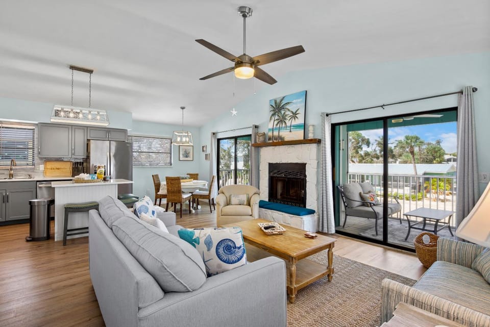 Sea Salt Escape by Sun Palace Vacations House in Estero Island