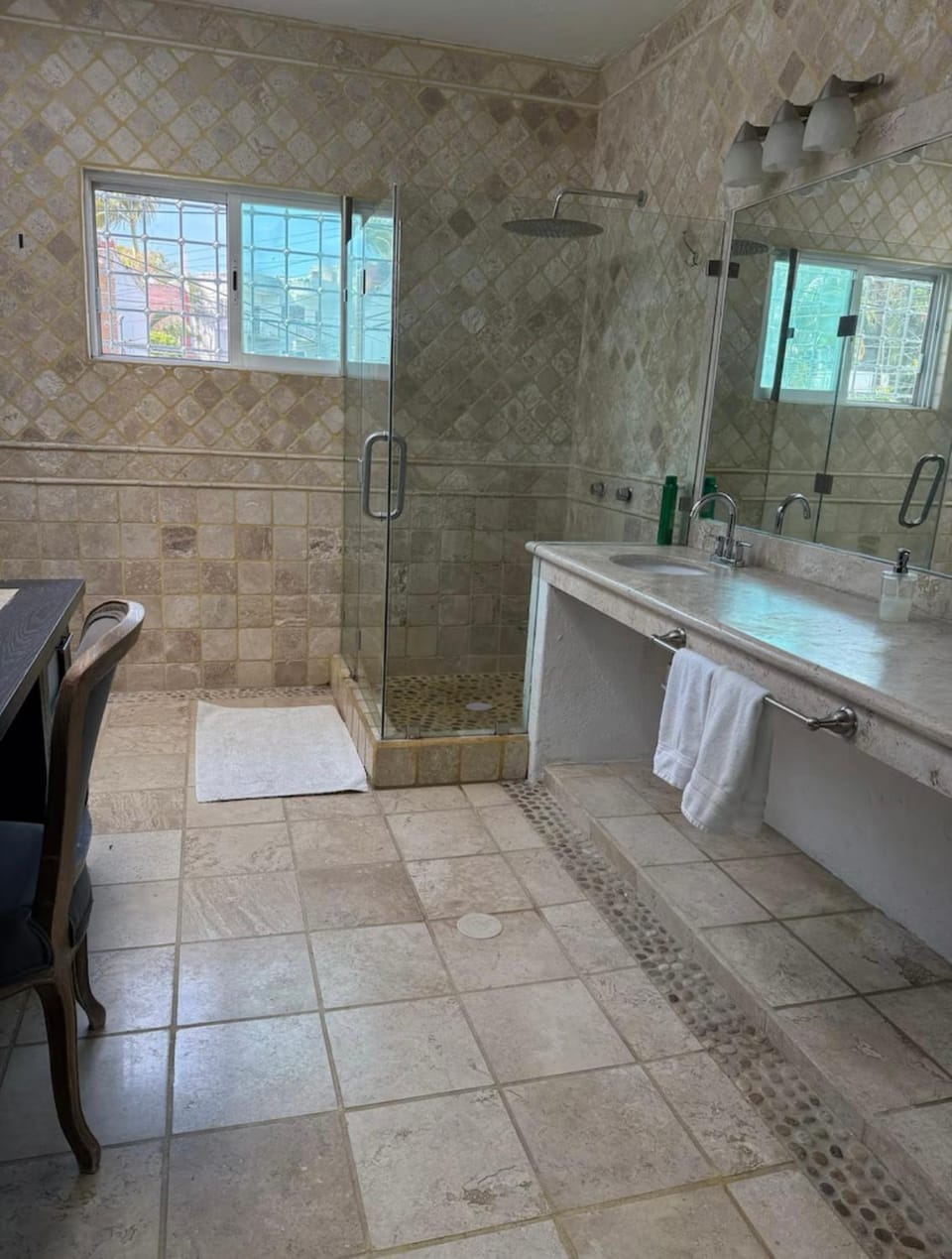 Casa del Árbol House in Jiutepec