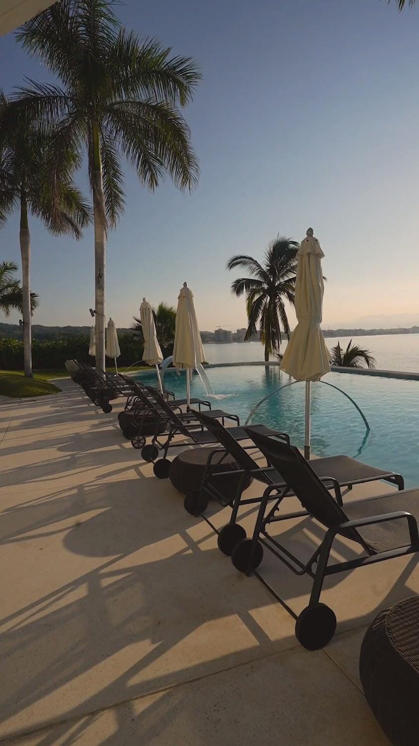 Beautiful 2Bed 2Bath Beach Apt in Cruz de Huanacaxt Apartment in La Cruz de Huanacaxtle