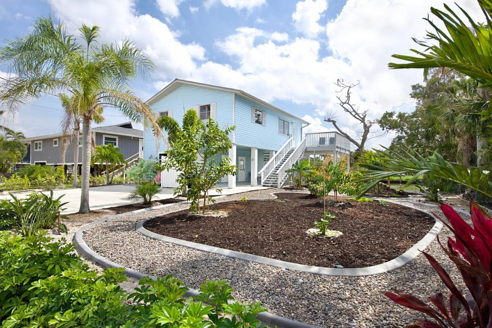 The Big Blue by Sun Palace Vacations House in Estero Island
