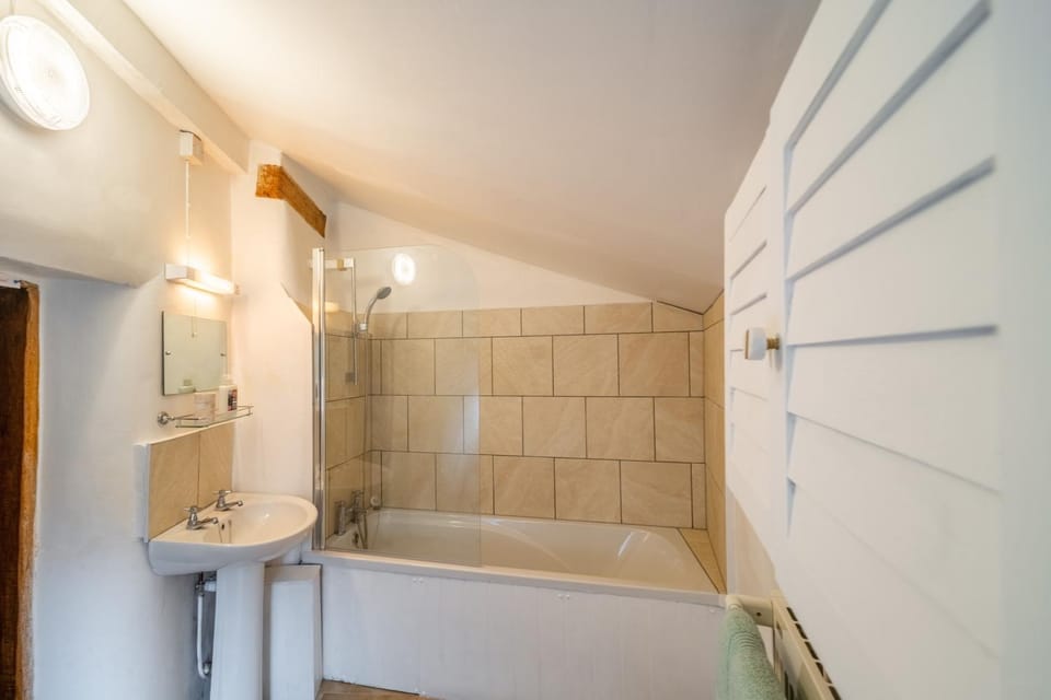 Bathroom, Bath