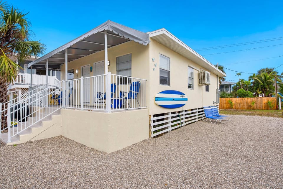 Lucky Charm 1 by Sun Palace Vacations House in Estero Island