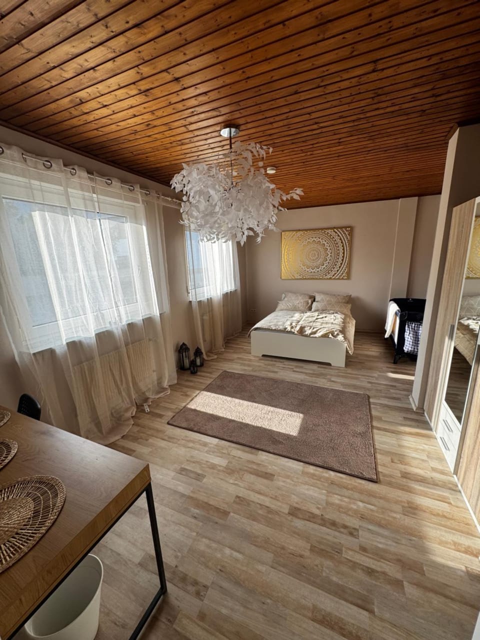 Bed, Photo of the whole room, Bedroom