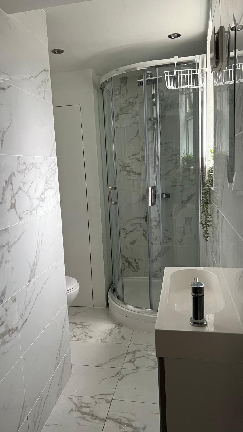 Shower, Bathroom