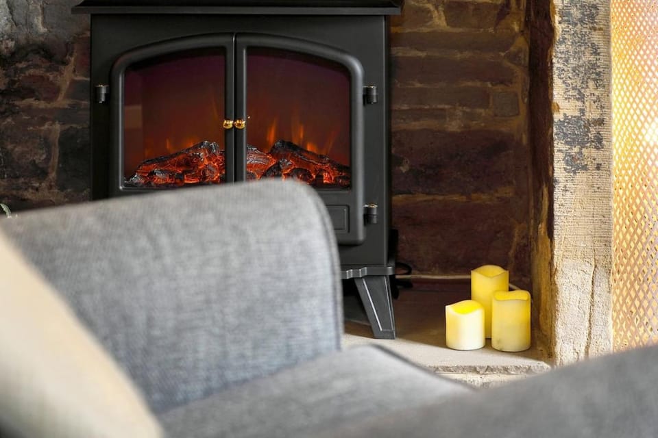 Waterview Cottage - a peaceful riverside location House in Holmfirth