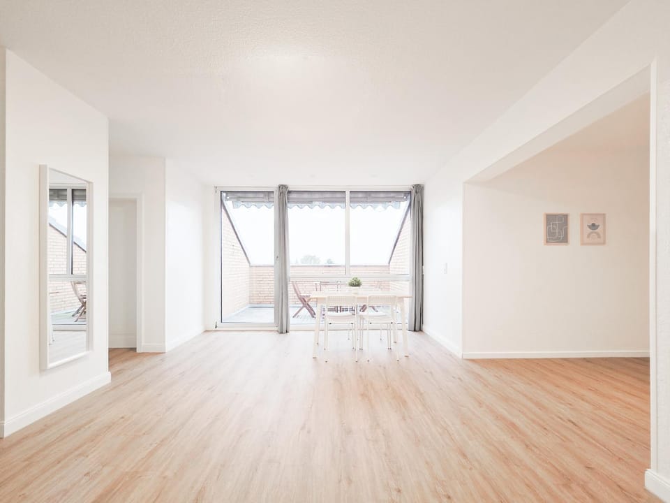 Tolstov Apartments - 5 Room Apartment - Balcony - Kitchen - Washing machine - next to Cologne Apartment in Rhineland-Palatinate