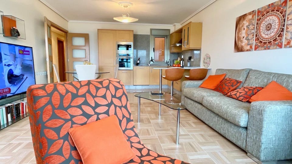 Communal lounge/ TV room, TV and multimedia, Kitchen or kitchenette, Living room, Seating area, Evening entertainment