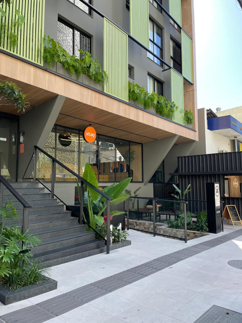 Facade/entrance