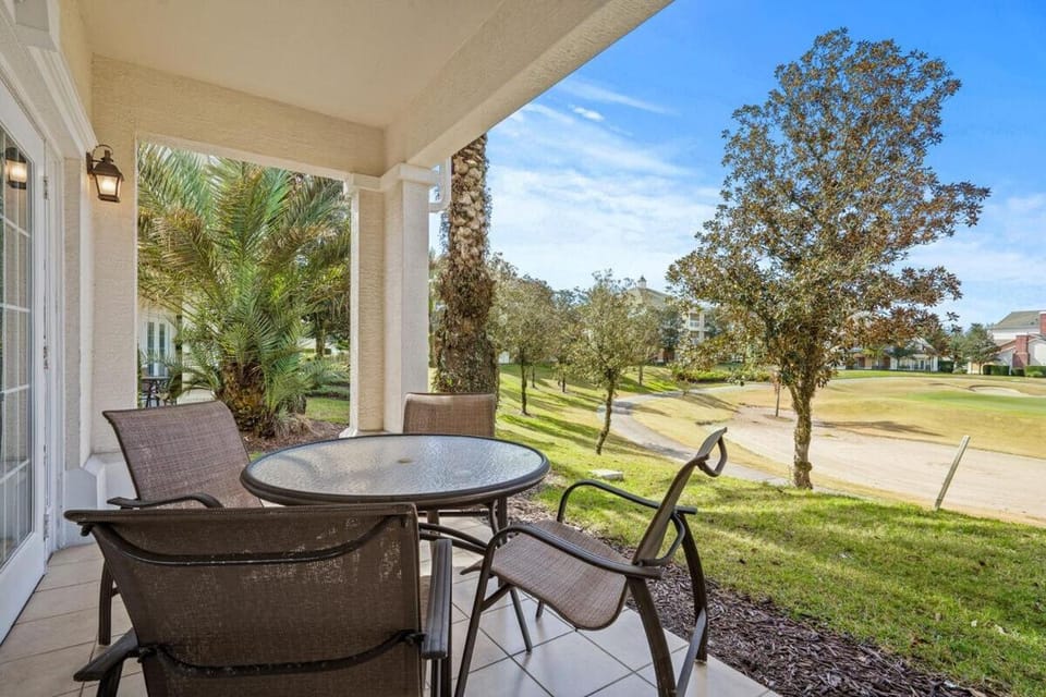 Arnold Palmer Legacy golf course views, 3 bed, 2,5 bath Townhouse, 1037 Apartment in Four Corners
