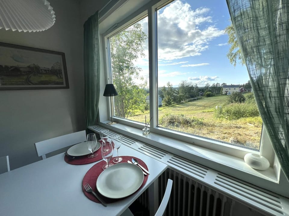 Day, Natural landscape, Dining area